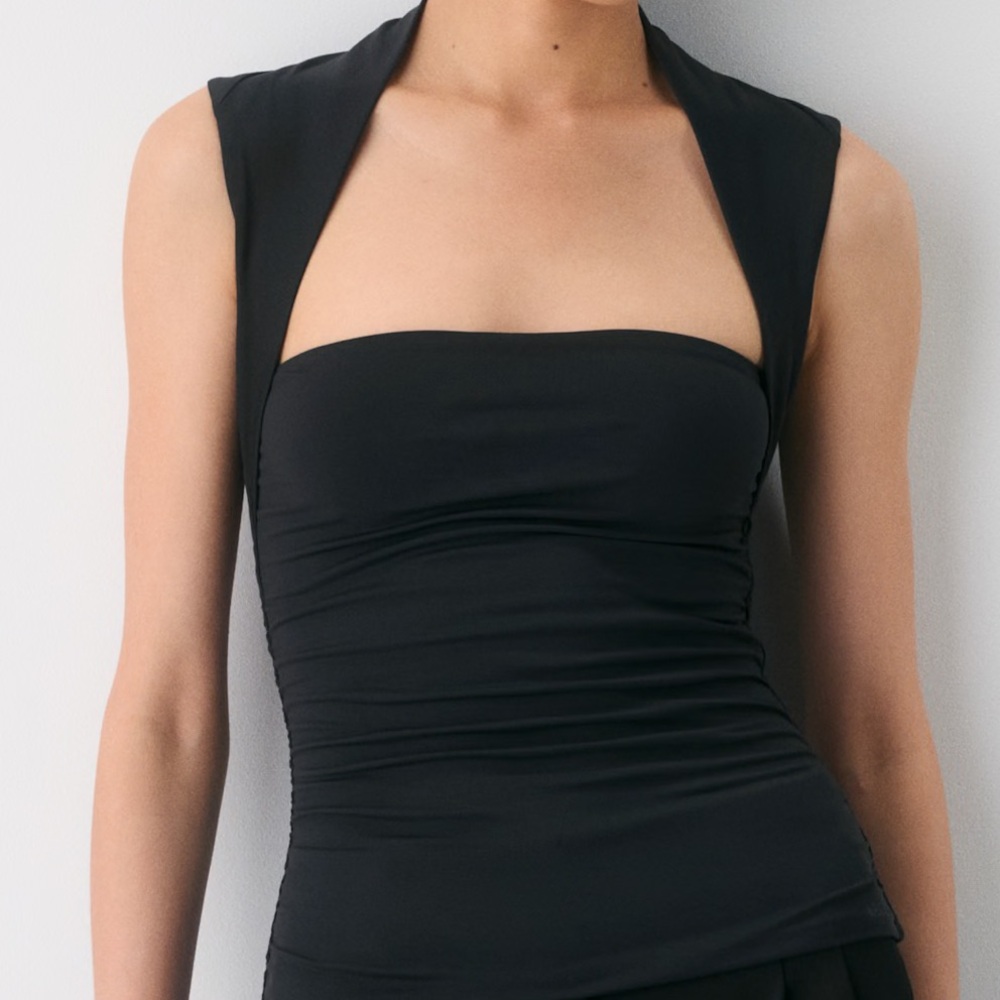 Aritizia Contour Flourish Top